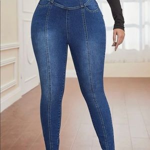Sexy curvy high waisted zip up jeans. size(W30L32) (L)